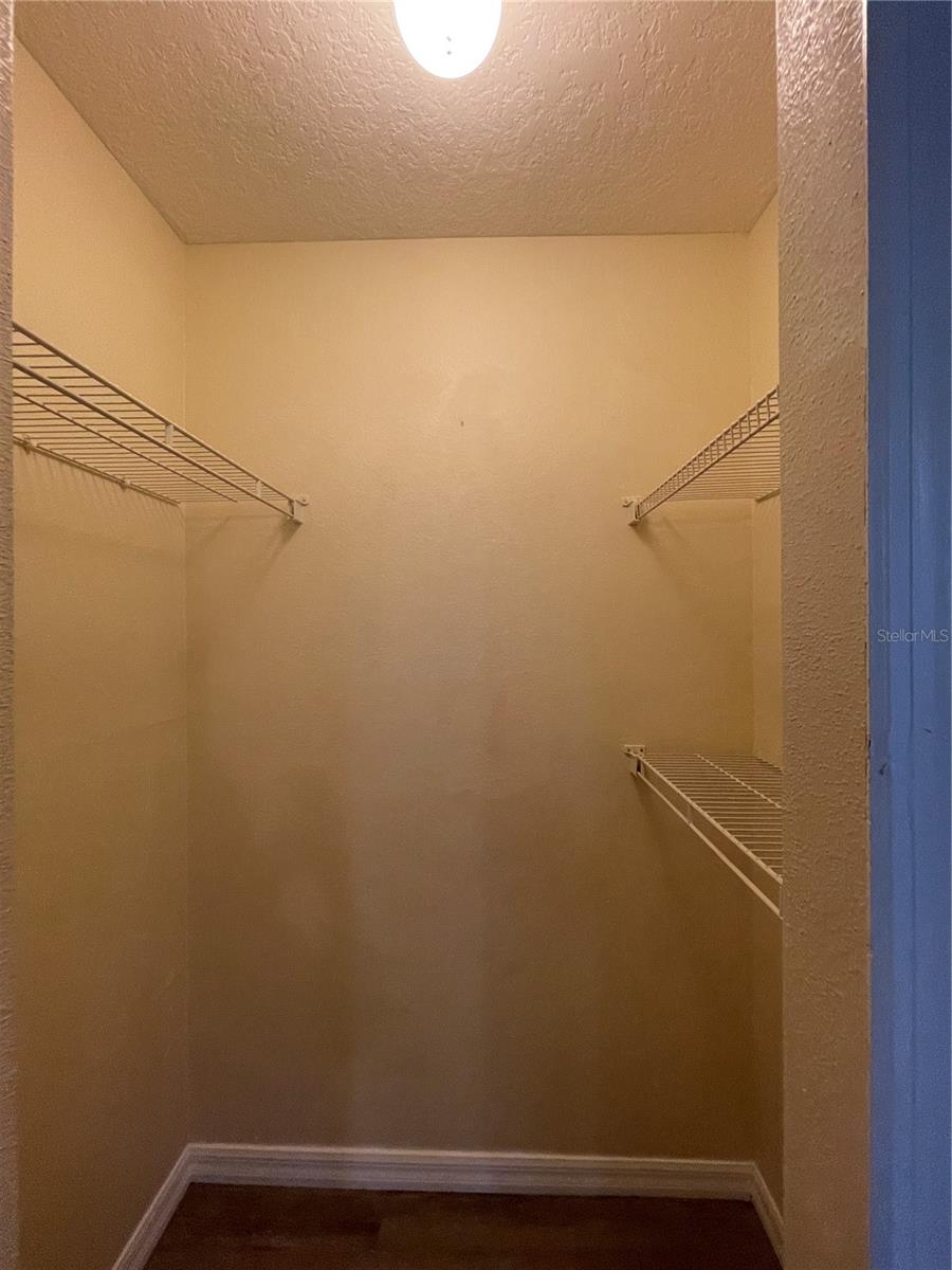 ISLAND CLUB WEST PH 02 - Residential Lease