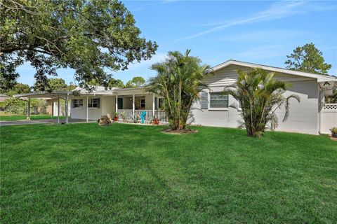 A home in WINTER HAVEN