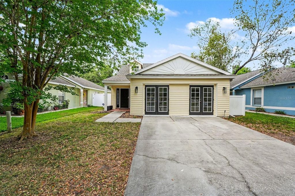 Photo of 5865 Meadowpark Pl, Lithia, FL 33547 (MLS # TB8502971)