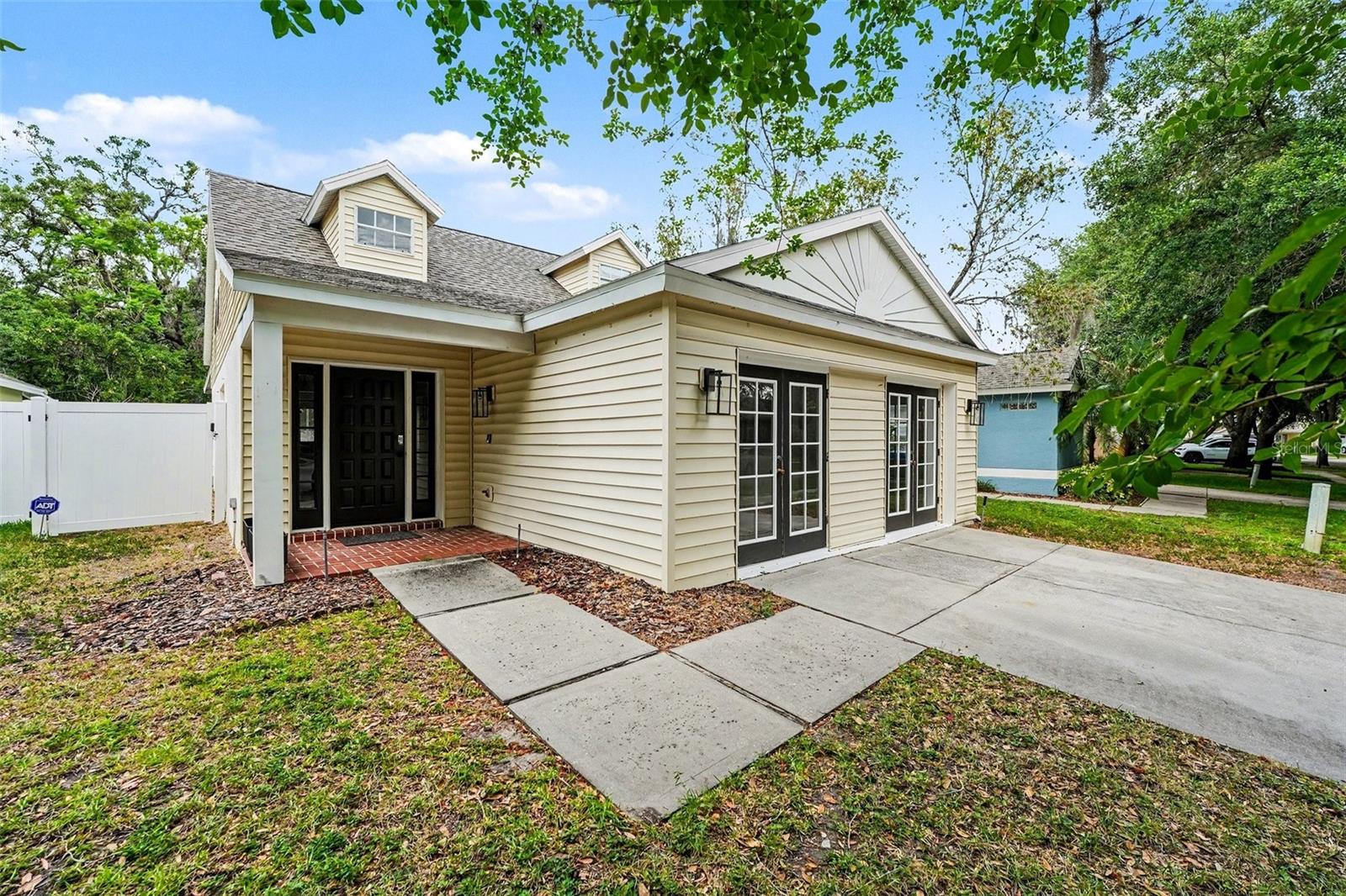 5865 MEADOWPARK PL