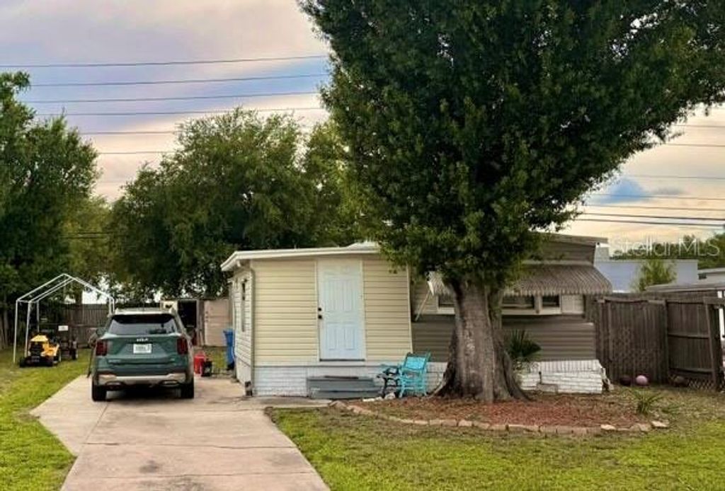 Photo of 13494 61st Way N, Clearwater, FL 33760 (MLS # TB8531108)