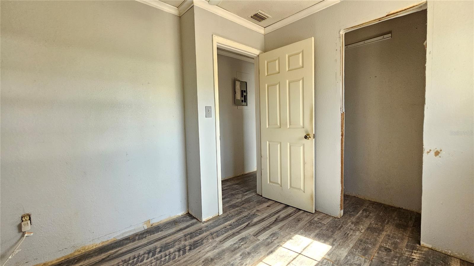 LEESBURG WOODLAND PARK - Residential