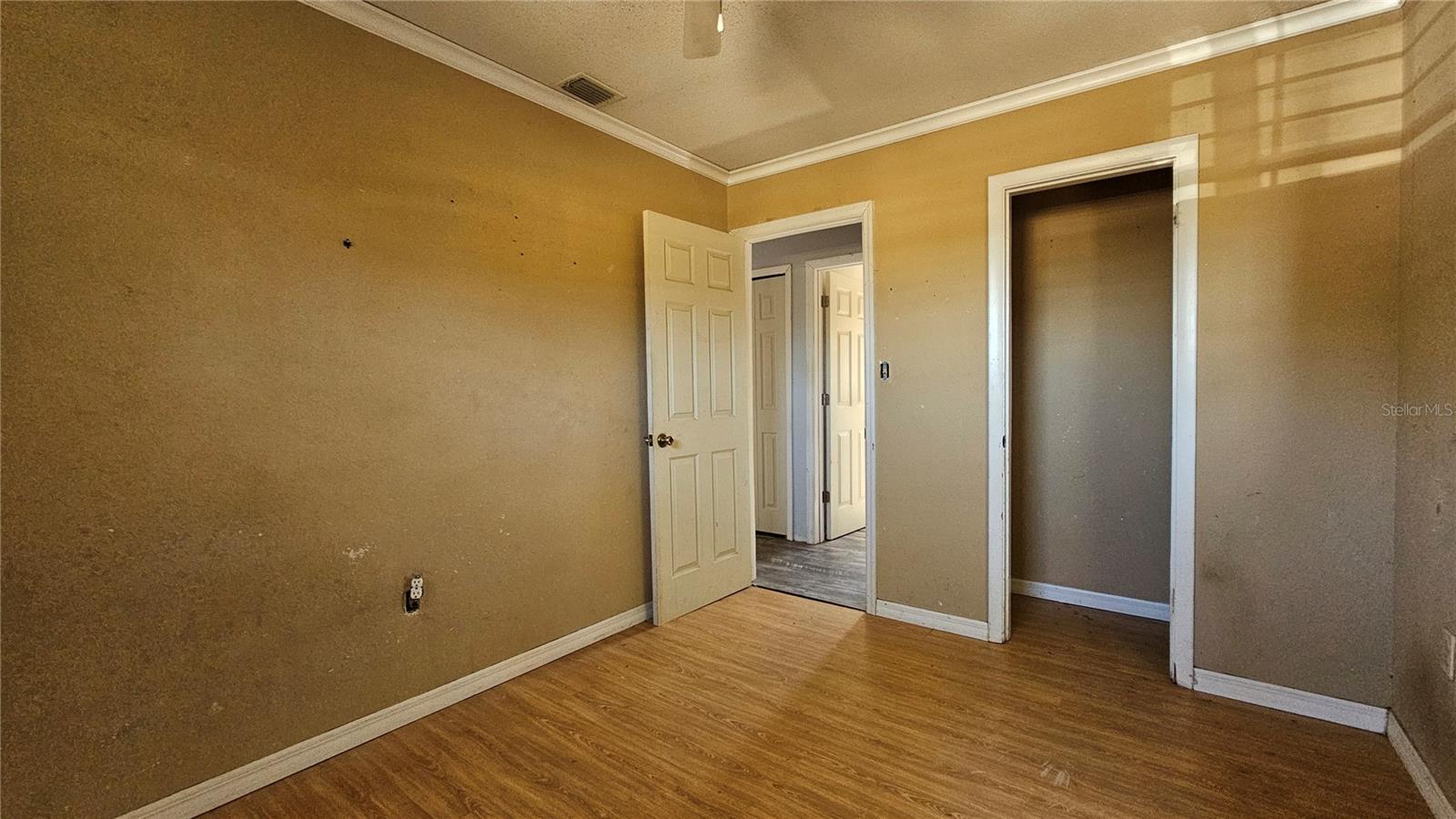 LEESBURG WOODLAND PARK - Residential