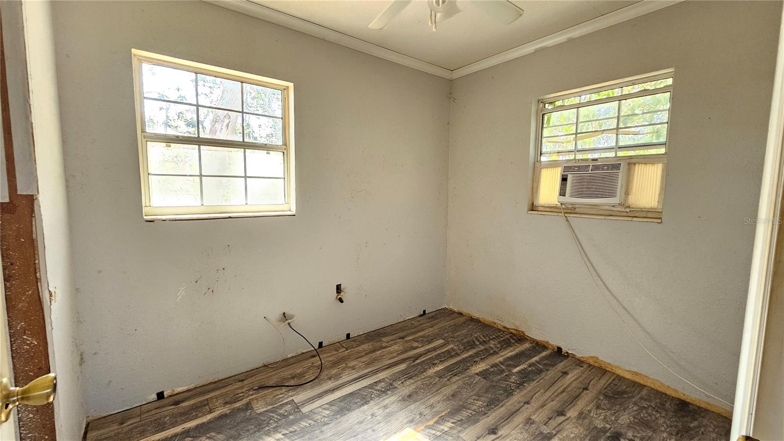 LEESBURG WOODLAND PARK - Residential