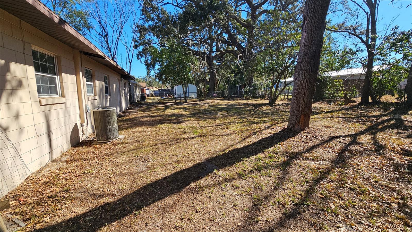 LEESBURG WOODLAND PARK - Residential