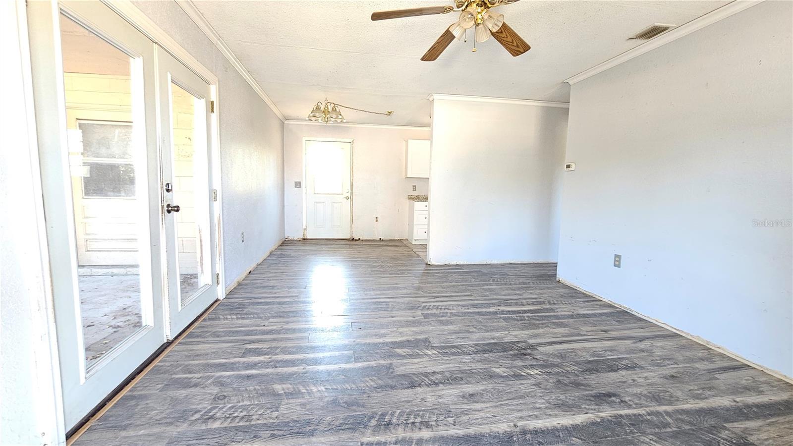 LEESBURG WOODLAND PARK - Residential