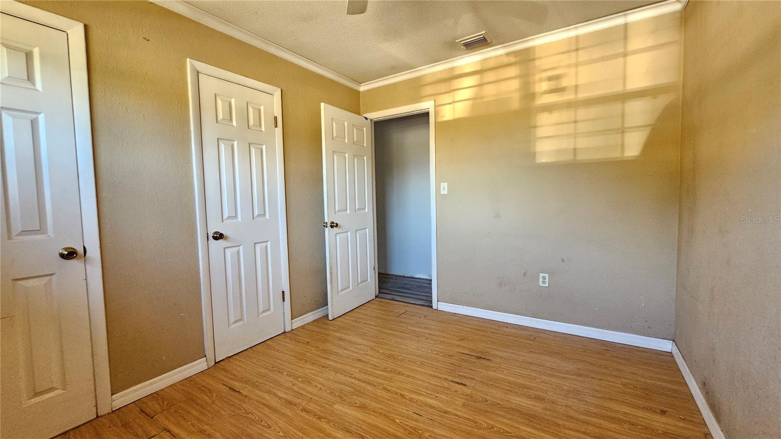 LEESBURG WOODLAND PARK - Residential