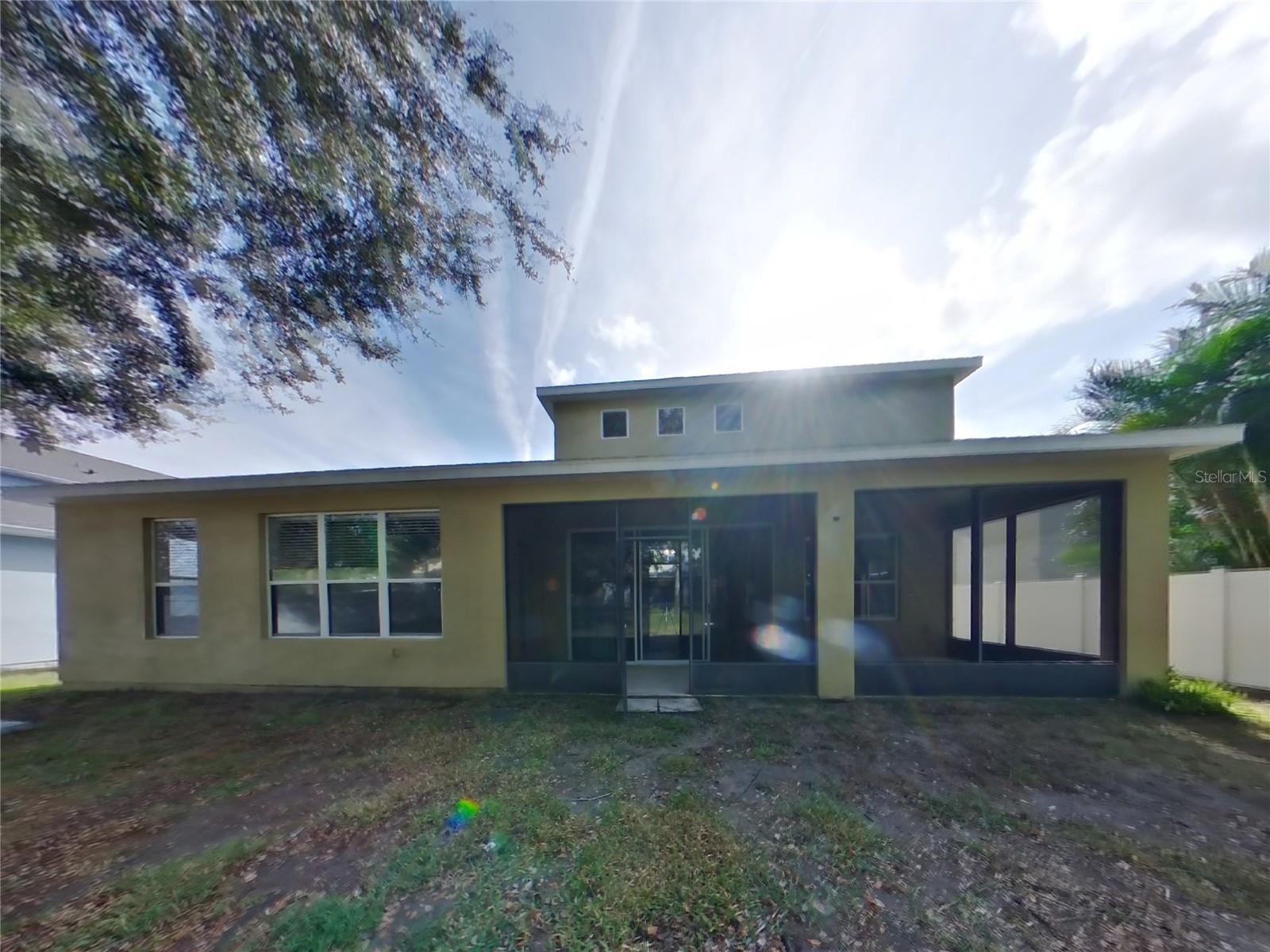 LAKE SAWYER SOUTH PH 01 - Residential Lease