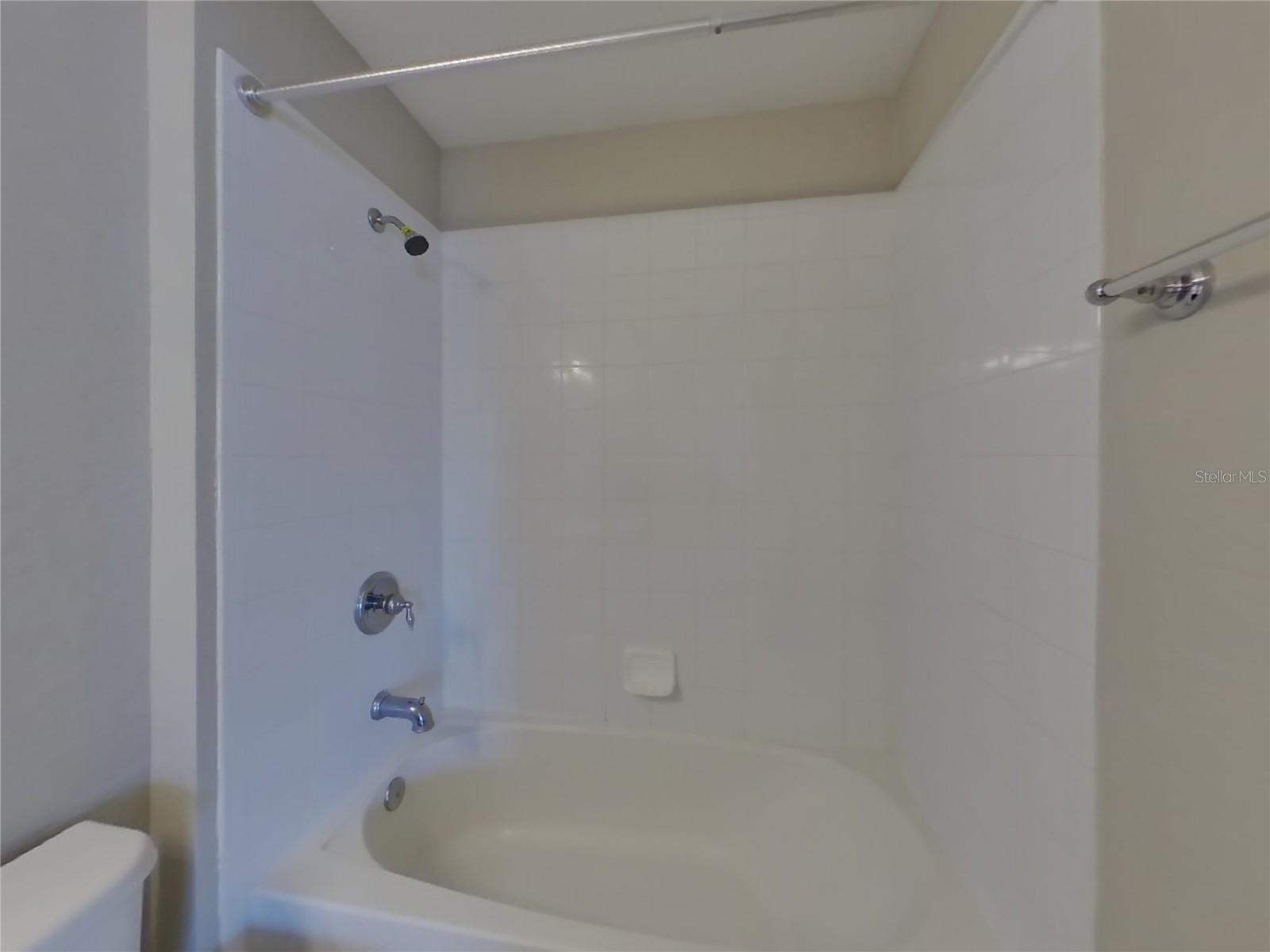 LAKE SAWYER SOUTH PH 01 - Residential Lease