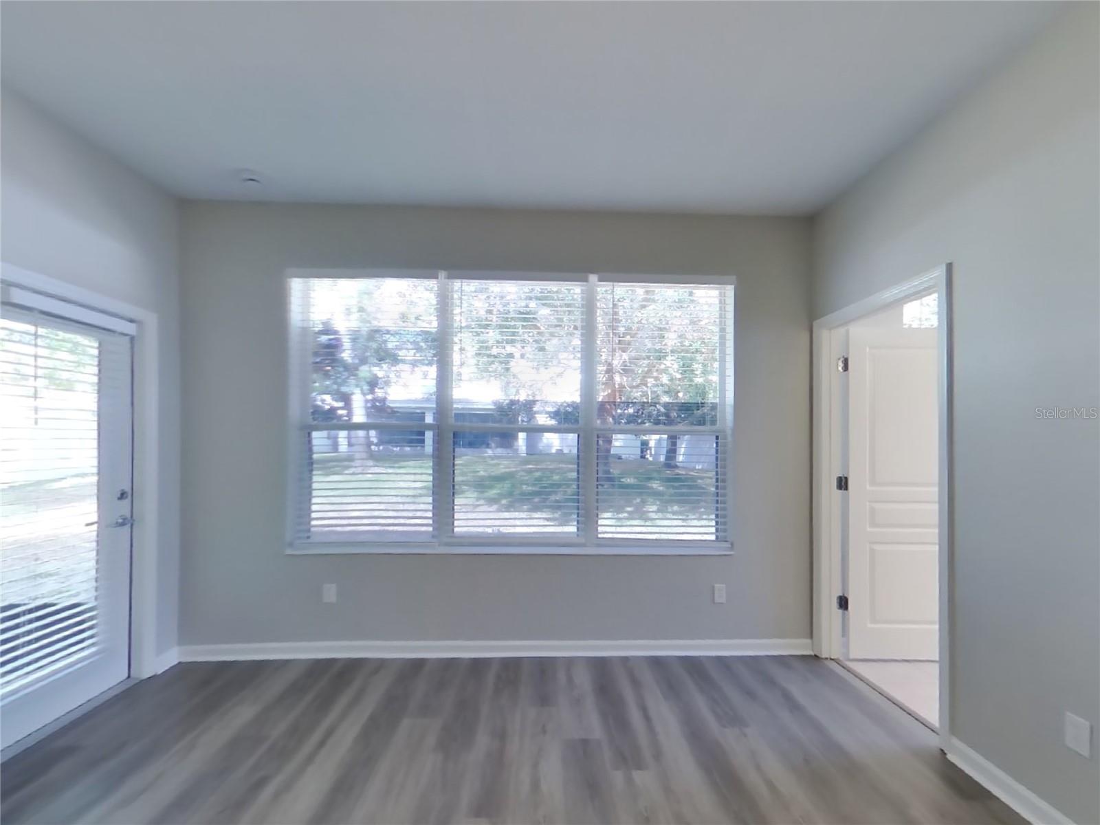 LAKE SAWYER SOUTH PH 01 - Residential Lease