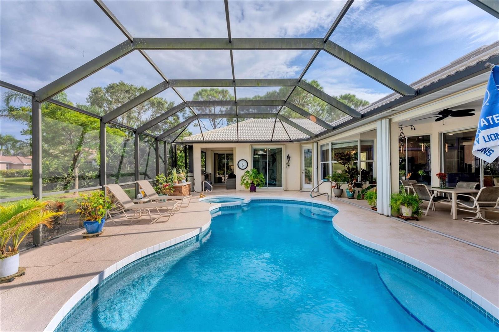 CALUSA LAKES - Residential