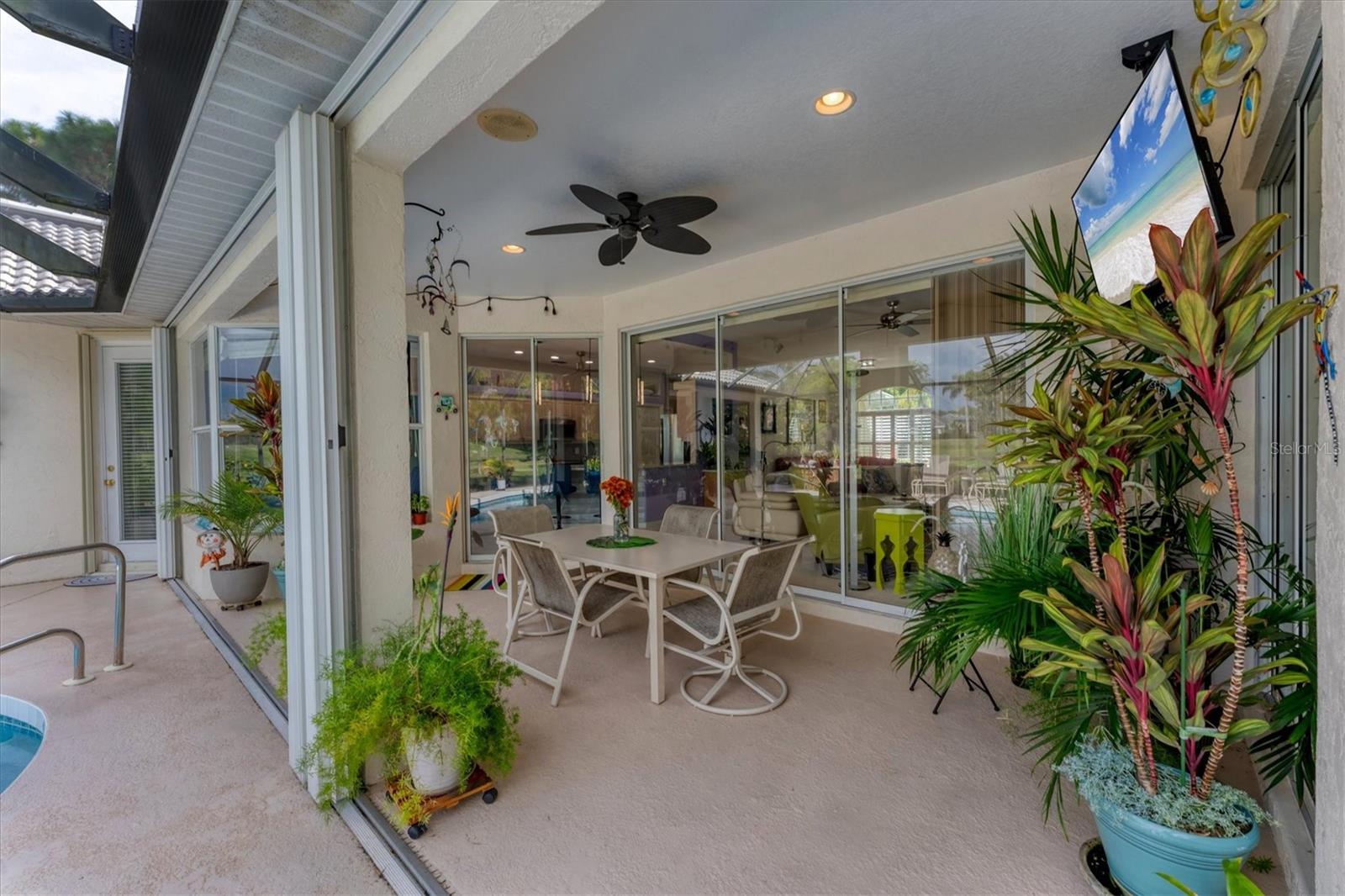 CALUSA LAKES - Residential