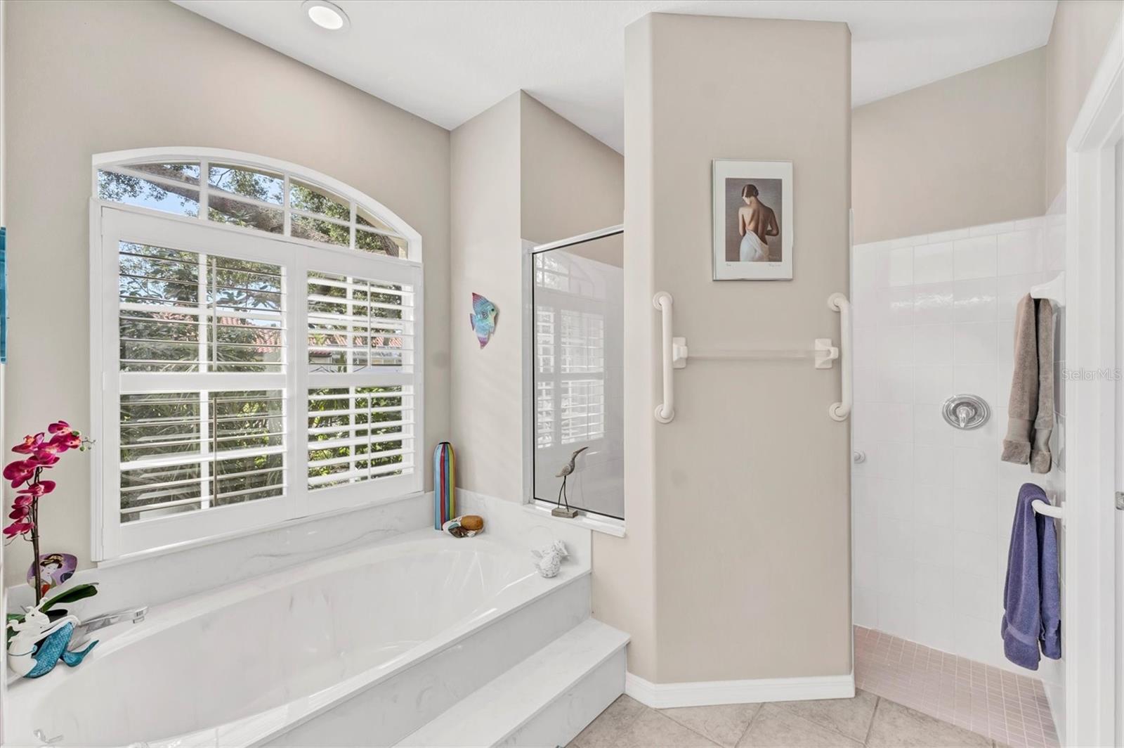 CALUSA LAKES - Residential