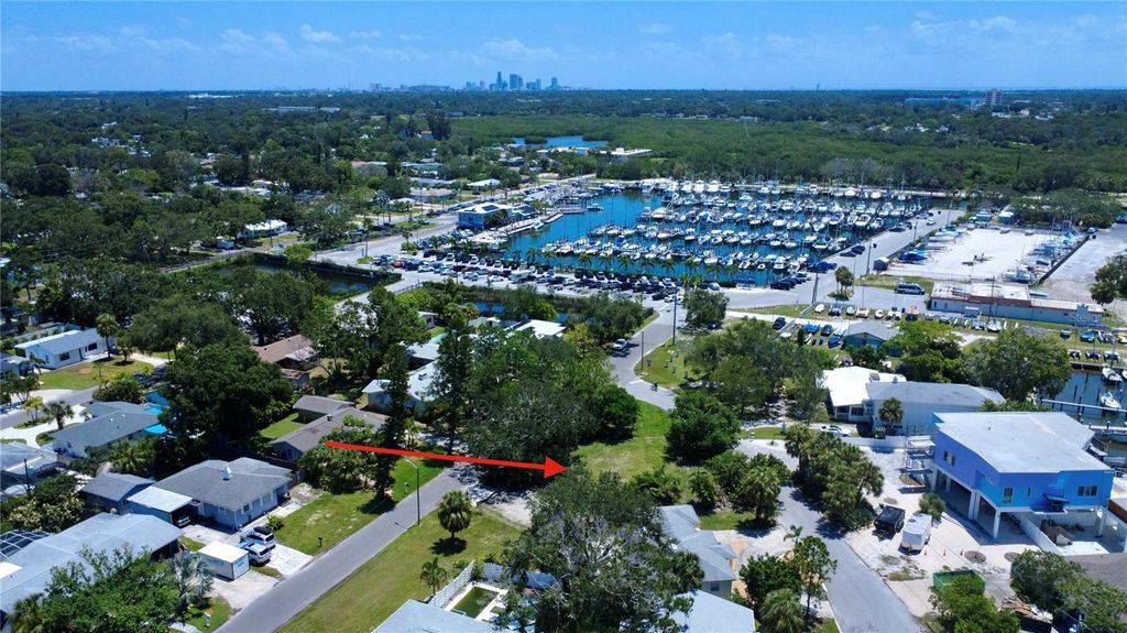 Photo of 4725 Trade Winds Drive S, Gulfport, FL 33711 (MLS # TB8402906)