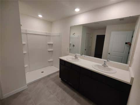 Tiny photo for 11284 SE 67th Circle, Belleview, FL 34420 (MLS # S5154807)