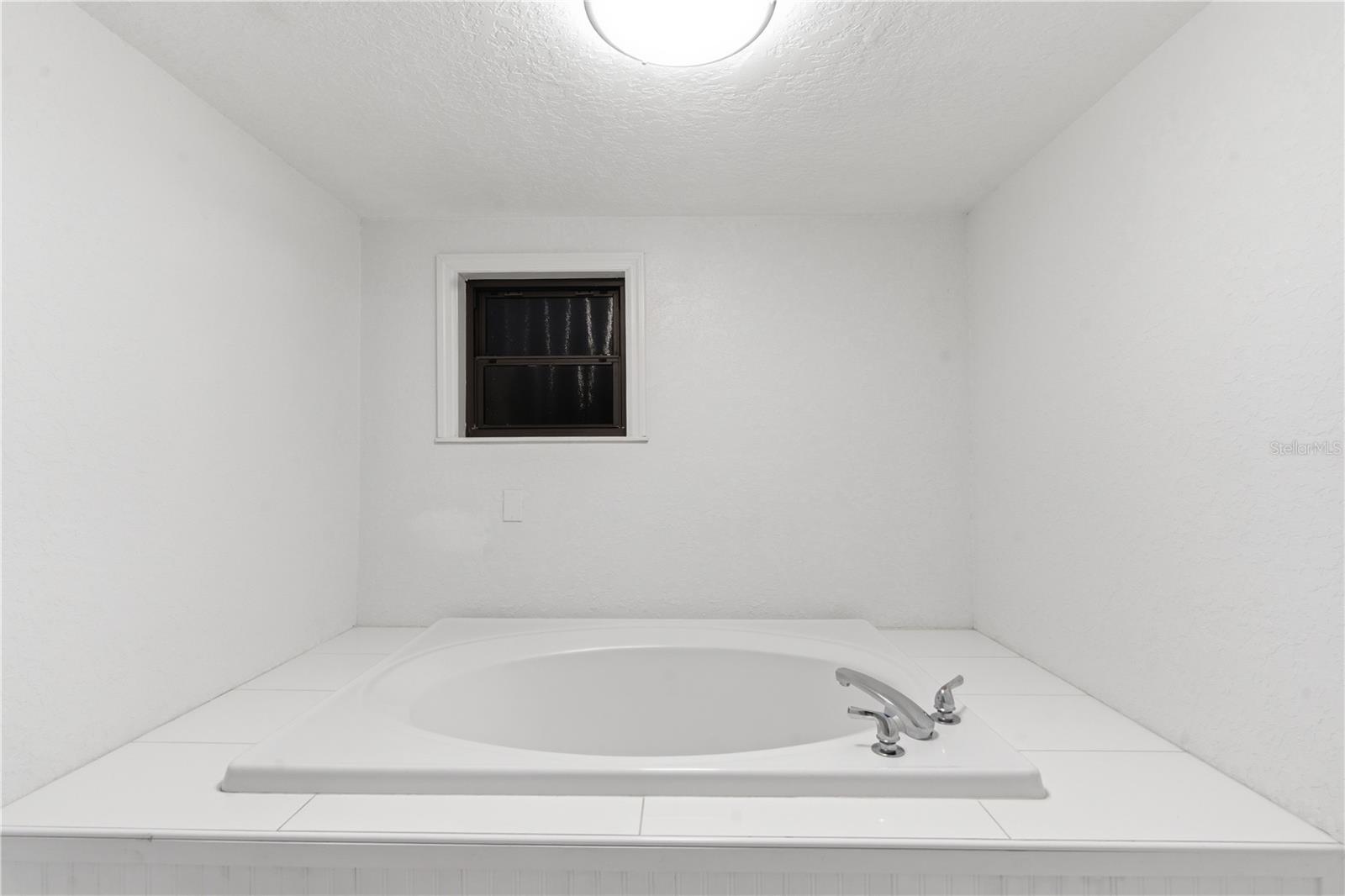 OAK LAKE ESTATES - Residential