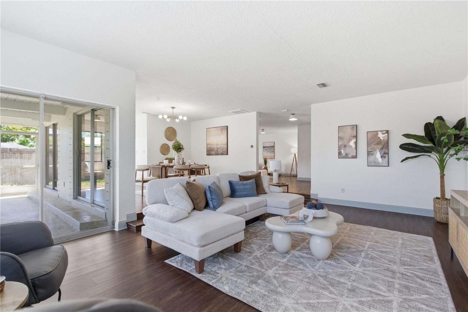 OAK LAKE ESTATES - Residential