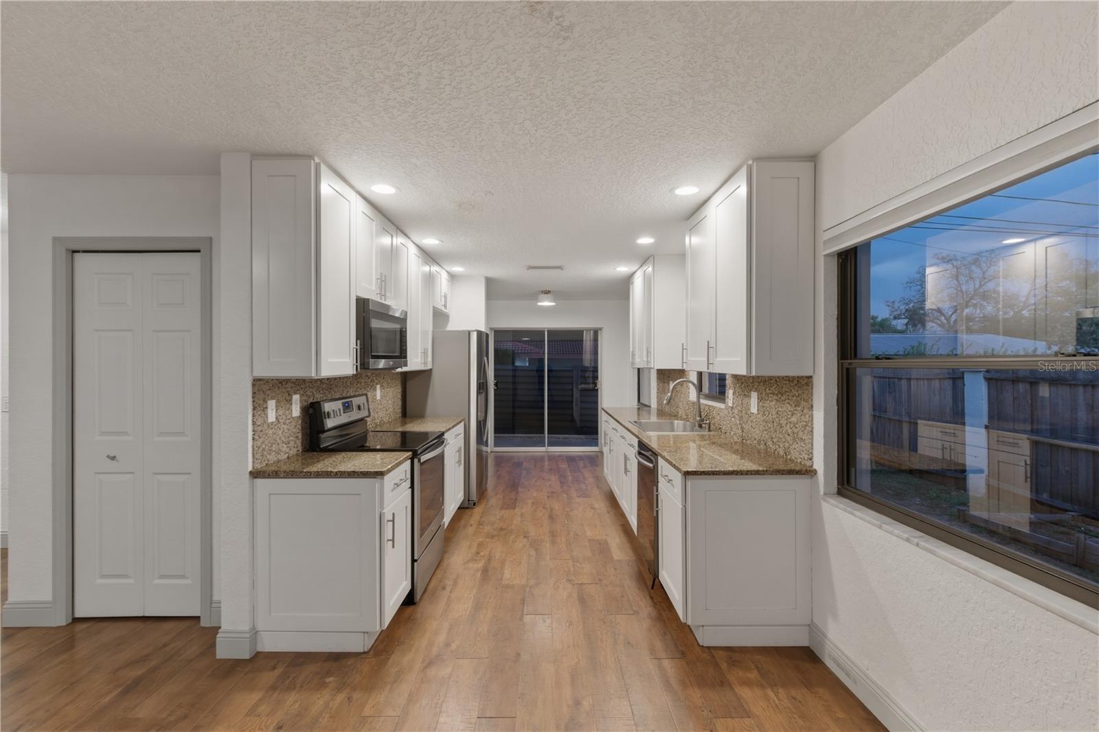 OAK LAKE ESTATES - Residential