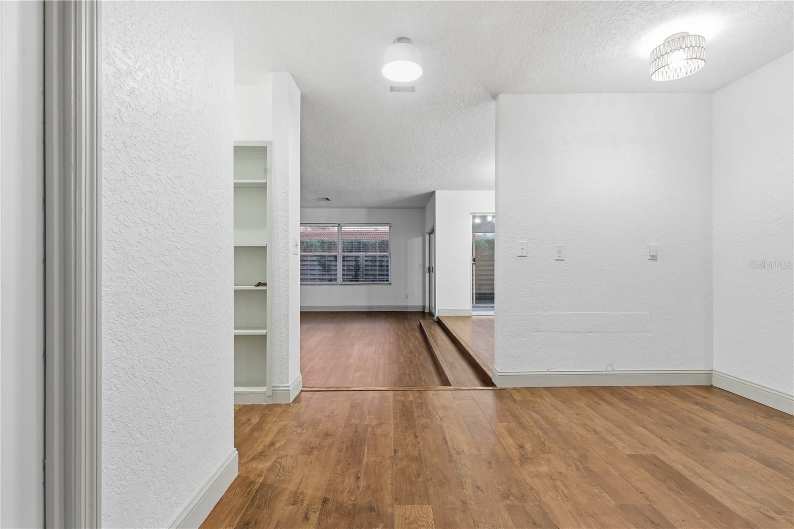 OAK LAKE ESTATES - Residential