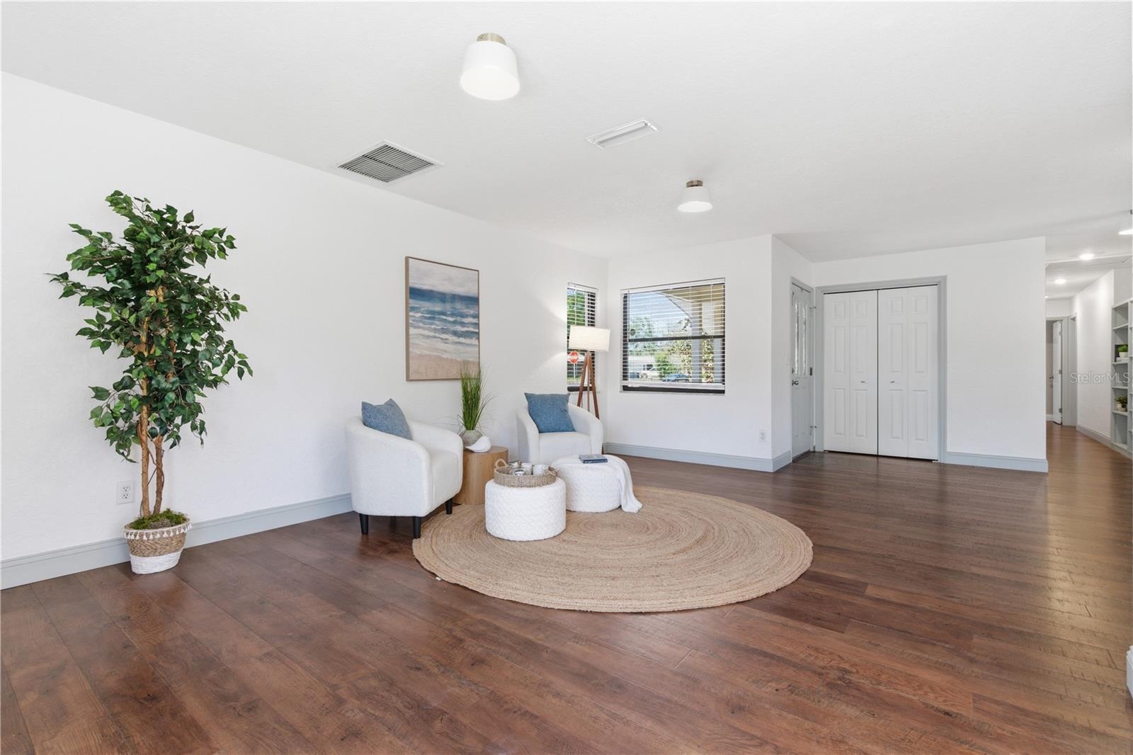 OAK LAKE ESTATES - Residential