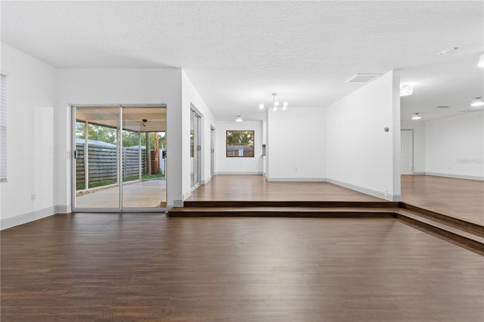 OAK LAKE ESTATES - Residential