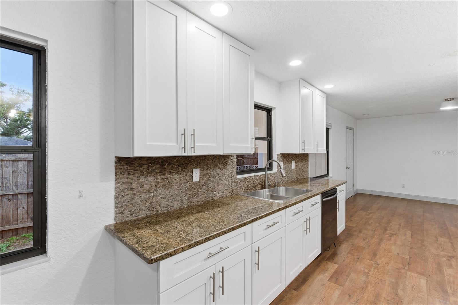 OAK LAKE ESTATES - Residential