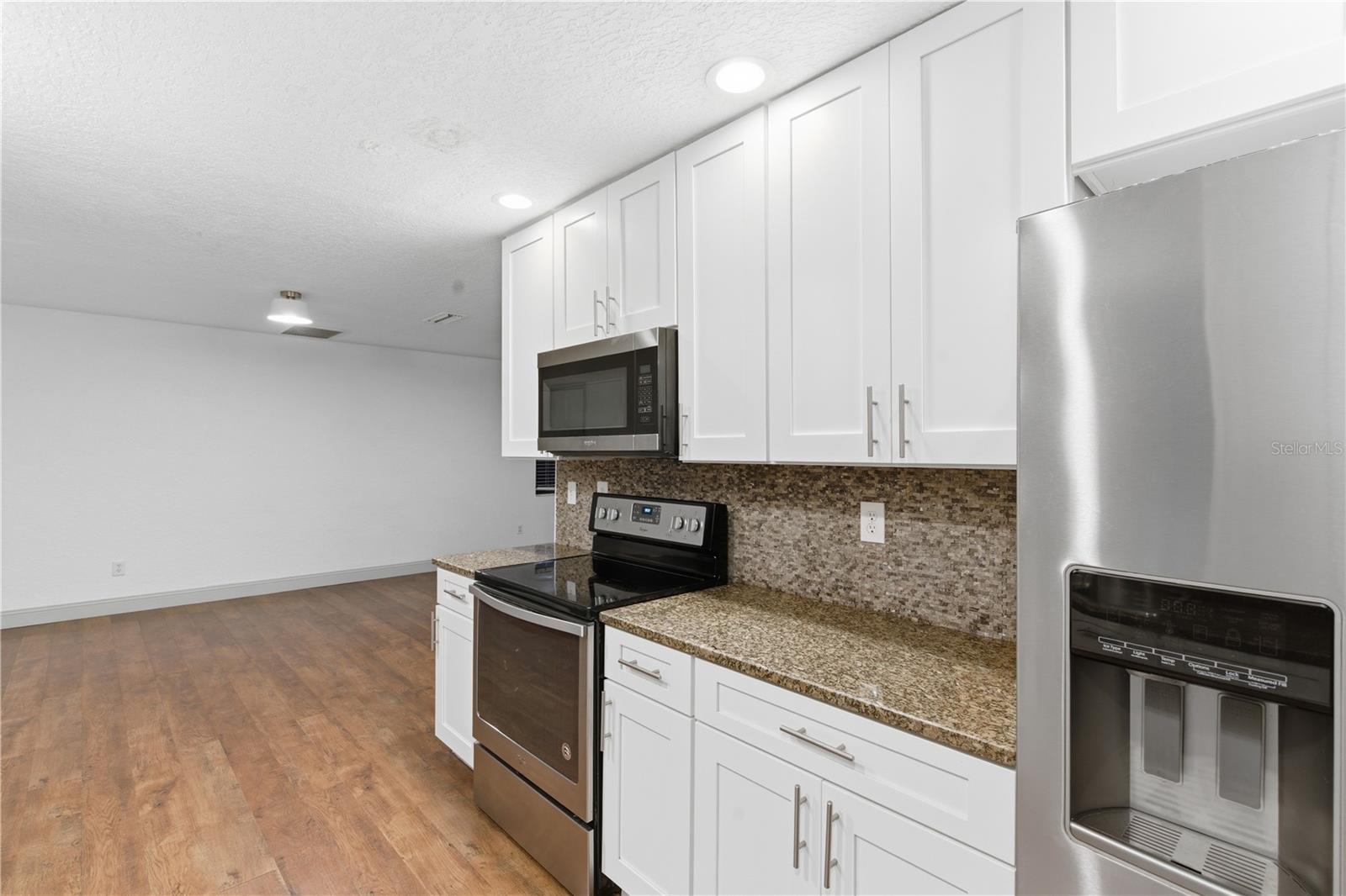 OAK LAKE ESTATES - Residential