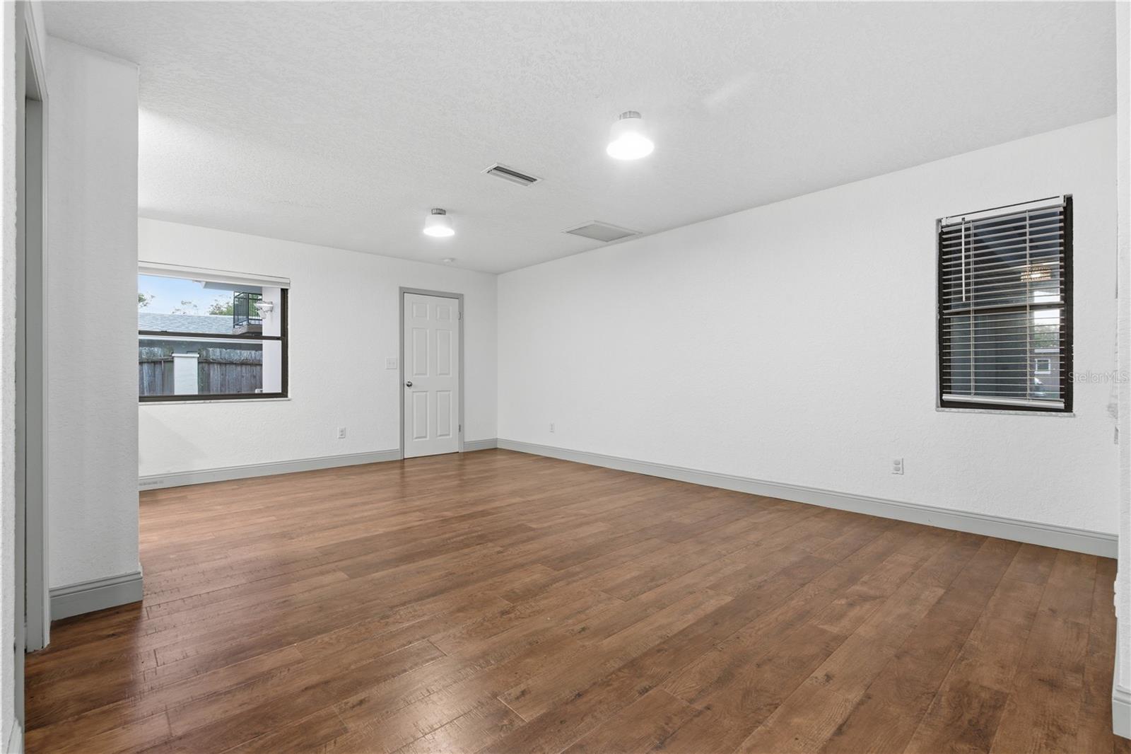 OAK LAKE ESTATES - Residential