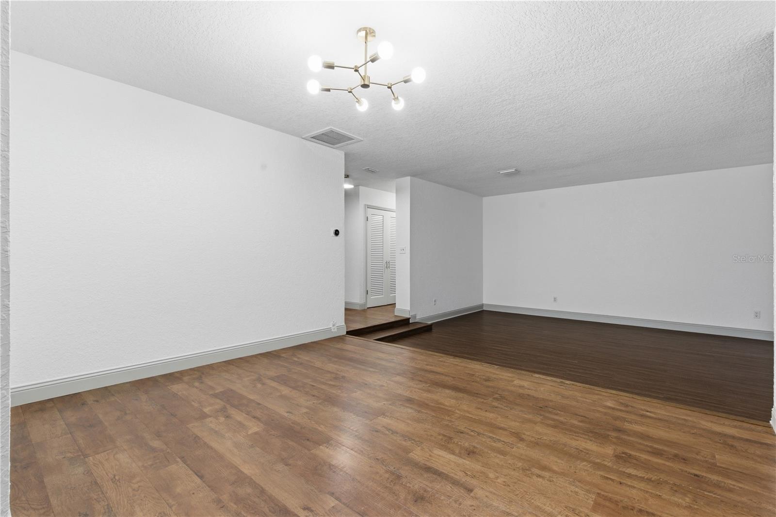 OAK LAKE ESTATES - Residential