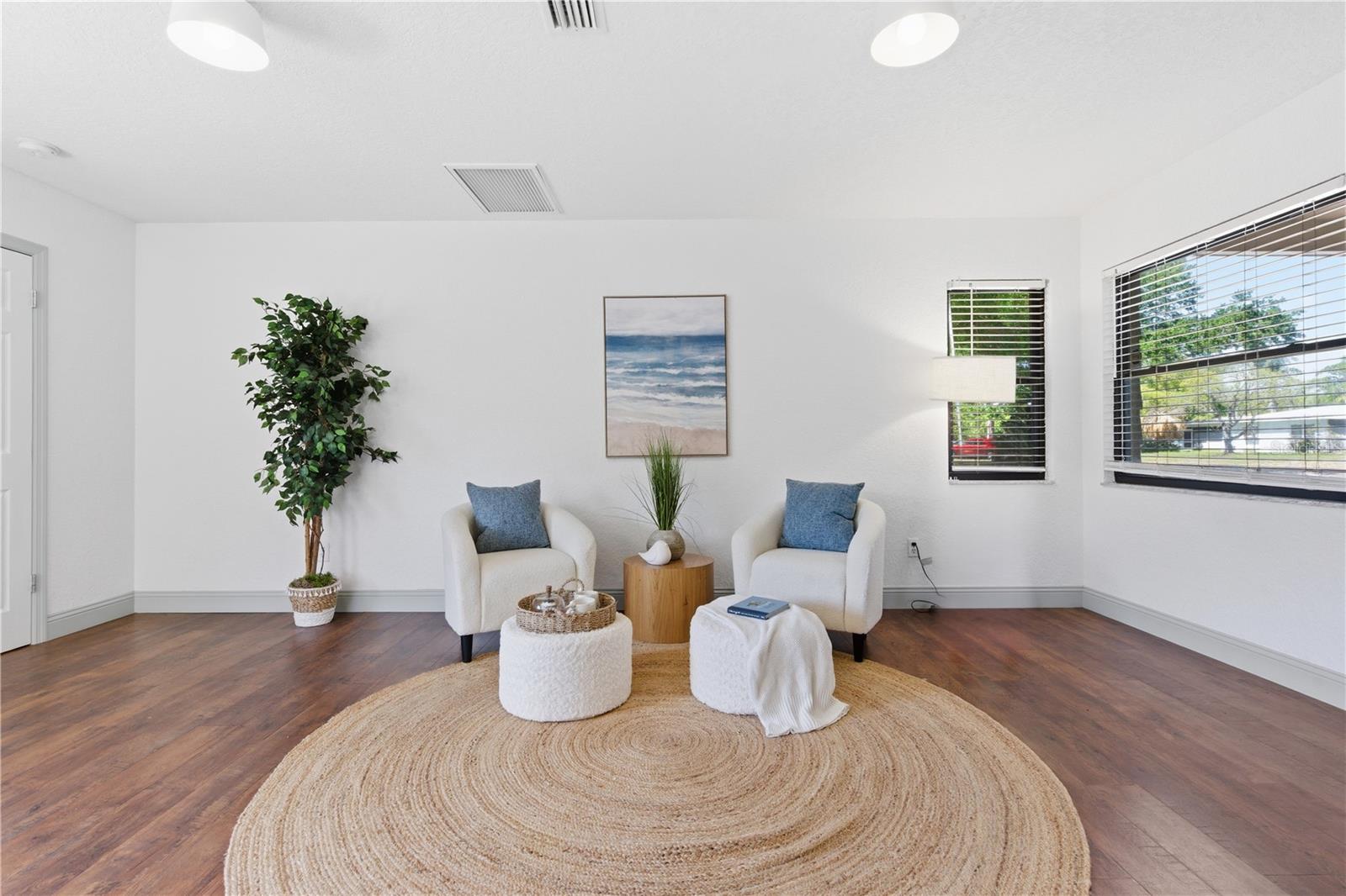 OAK LAKE ESTATES - Residential