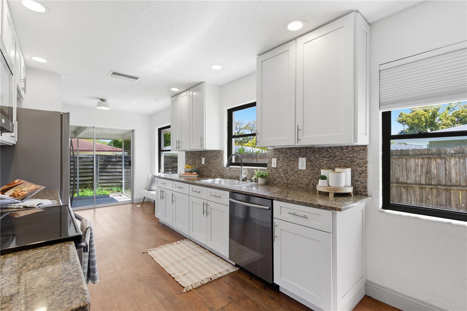 OAK LAKE ESTATES - Residential