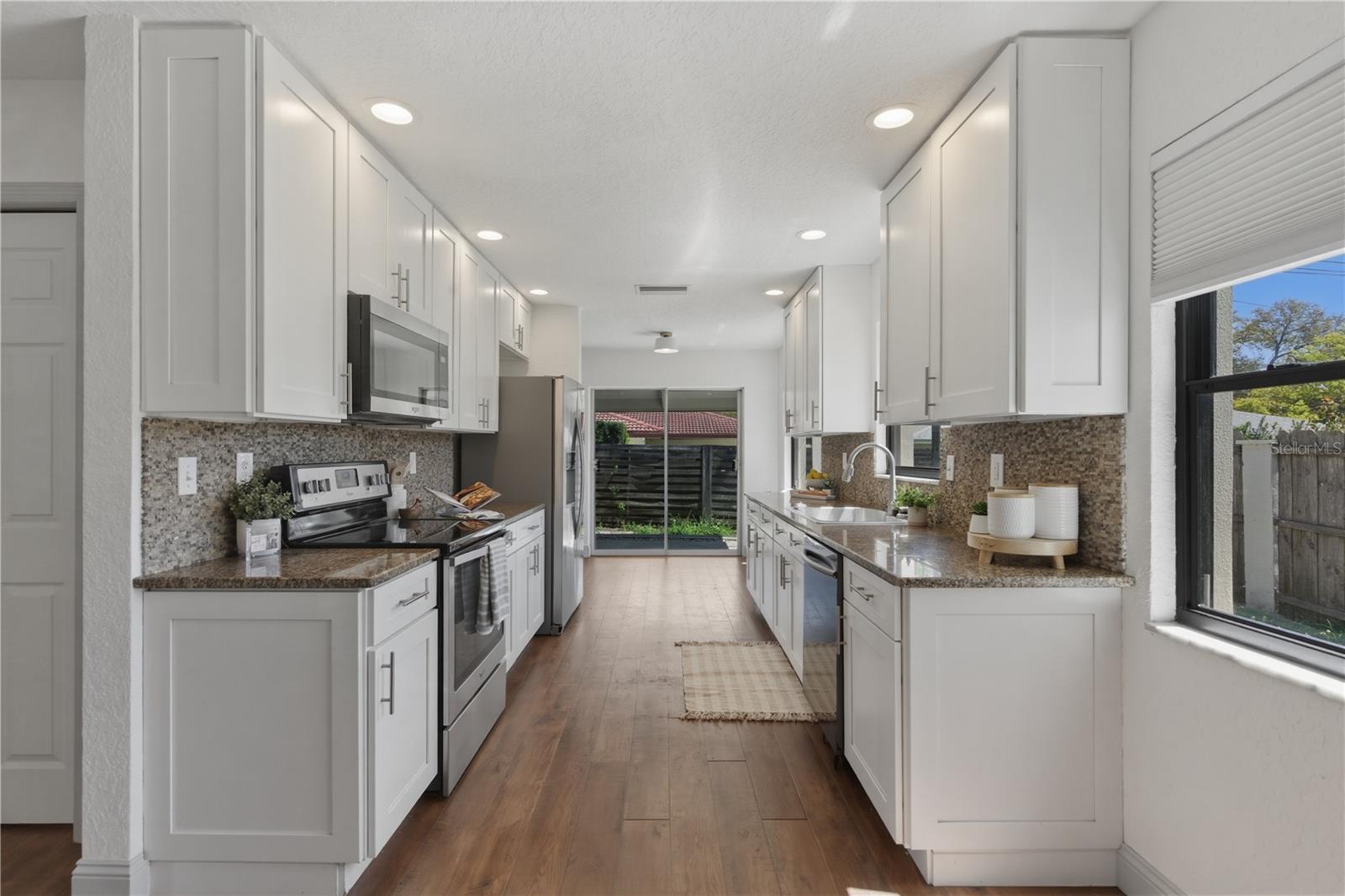 OAK LAKE ESTATES - Residential