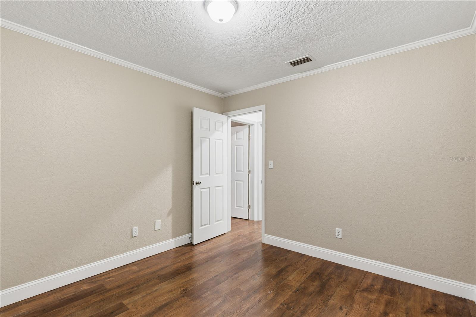 OAK LAKE ESTATES - Residential