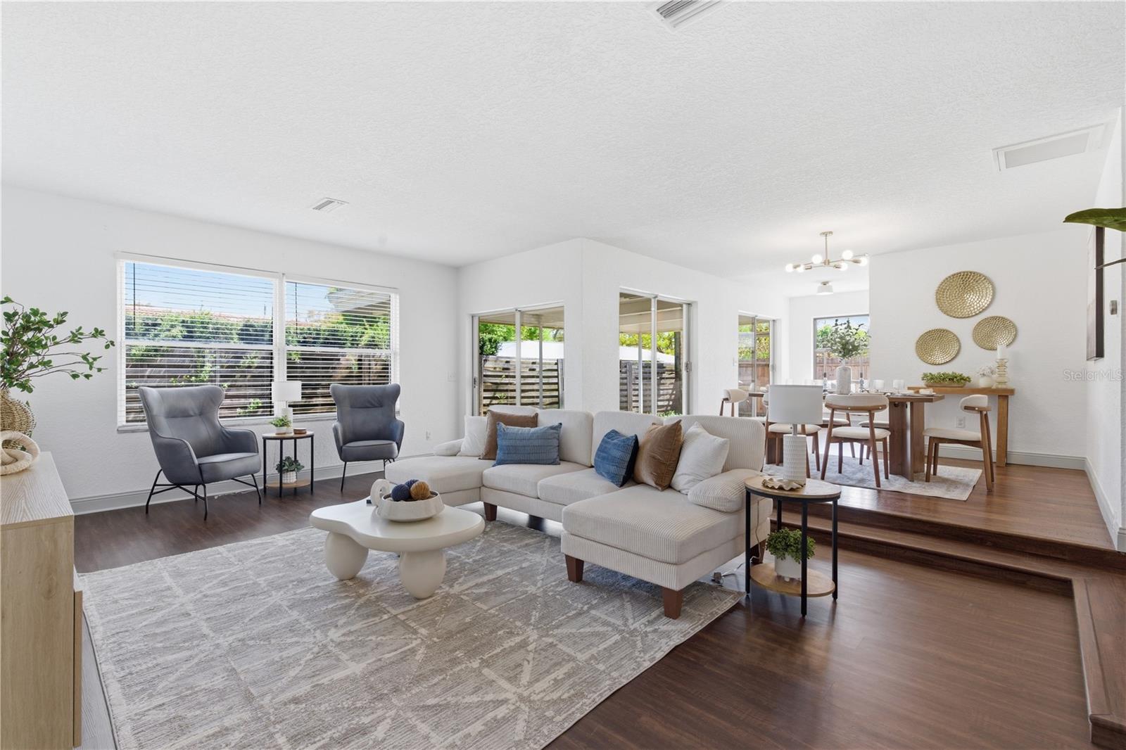 OAK LAKE ESTATES - Residential