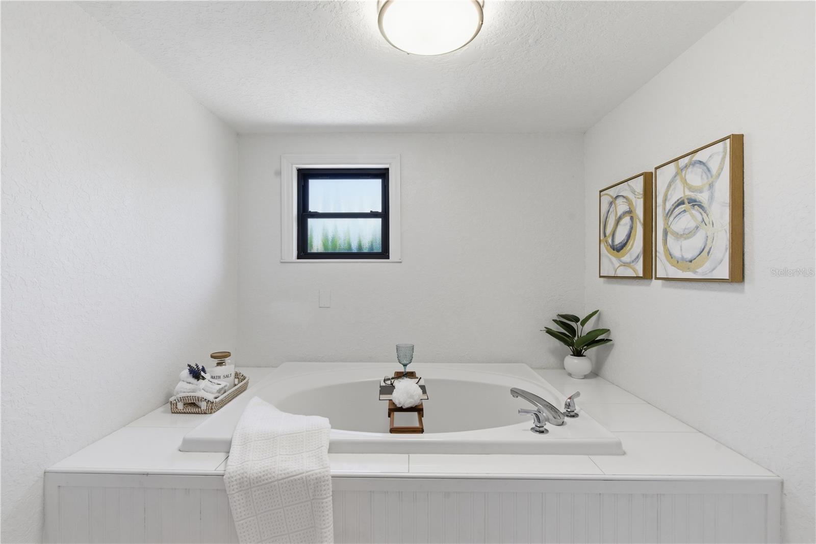 OAK LAKE ESTATES - Residential