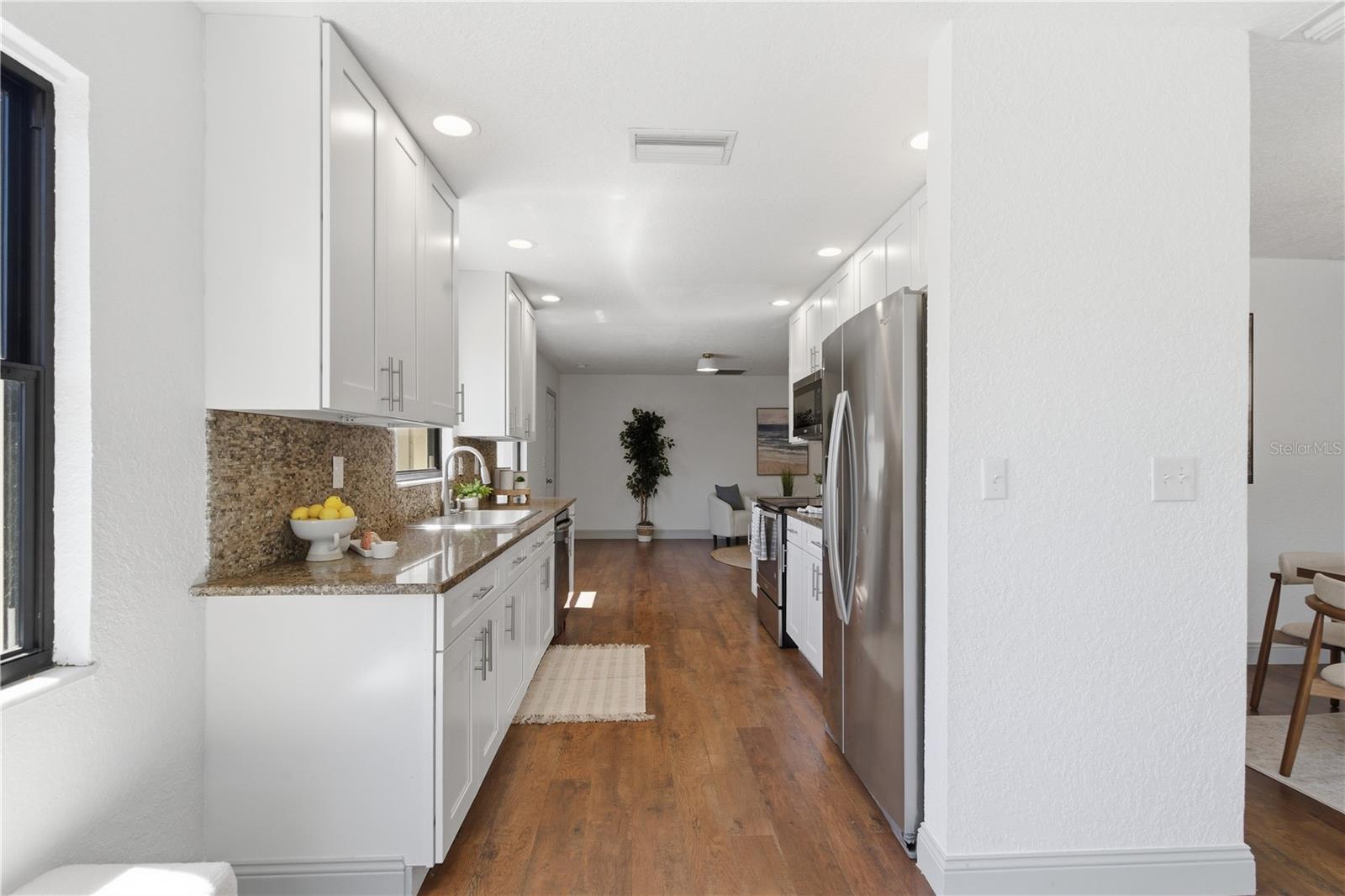 OAK LAKE ESTATES - Residential