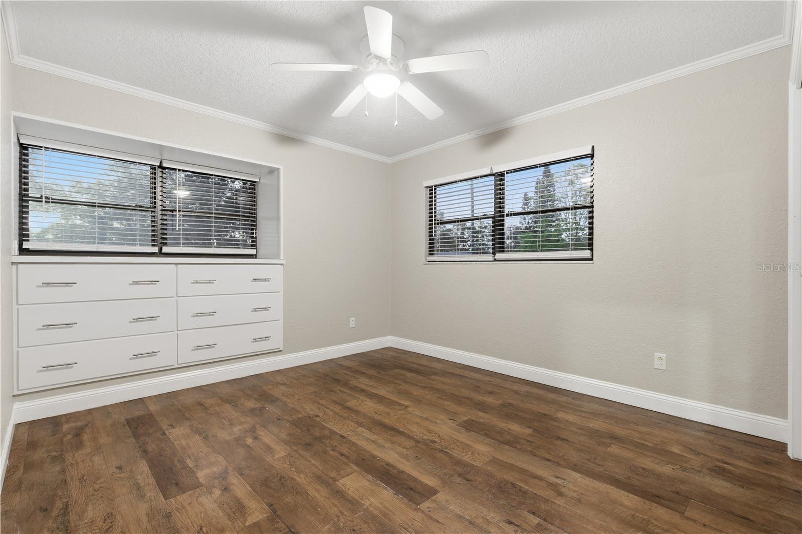 OAK LAKE ESTATES - Residential