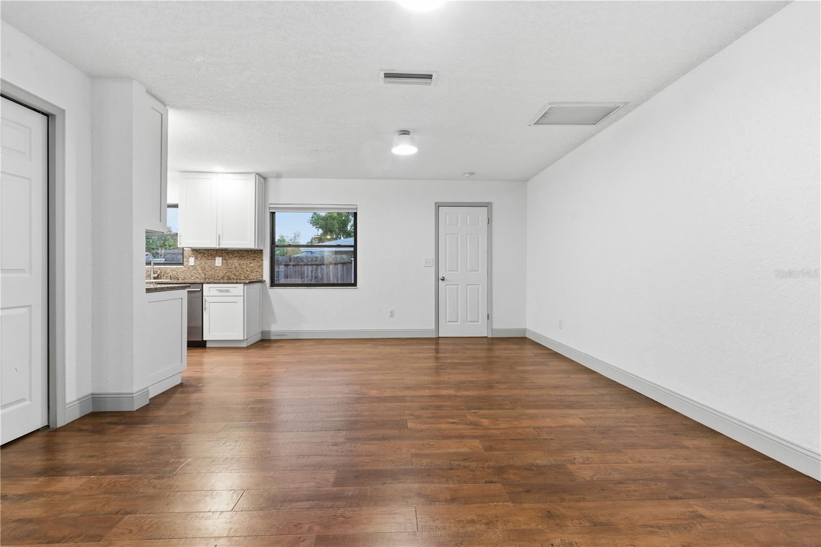 OAK LAKE ESTATES - Residential