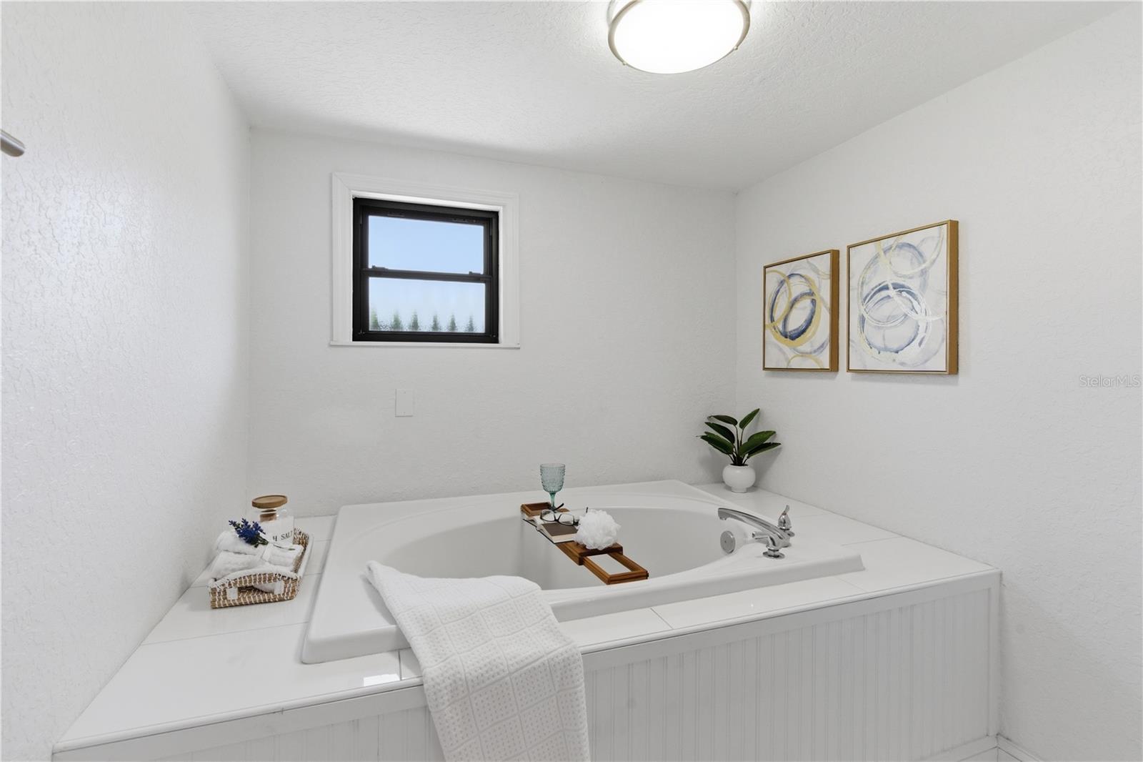 OAK LAKE ESTATES - Residential