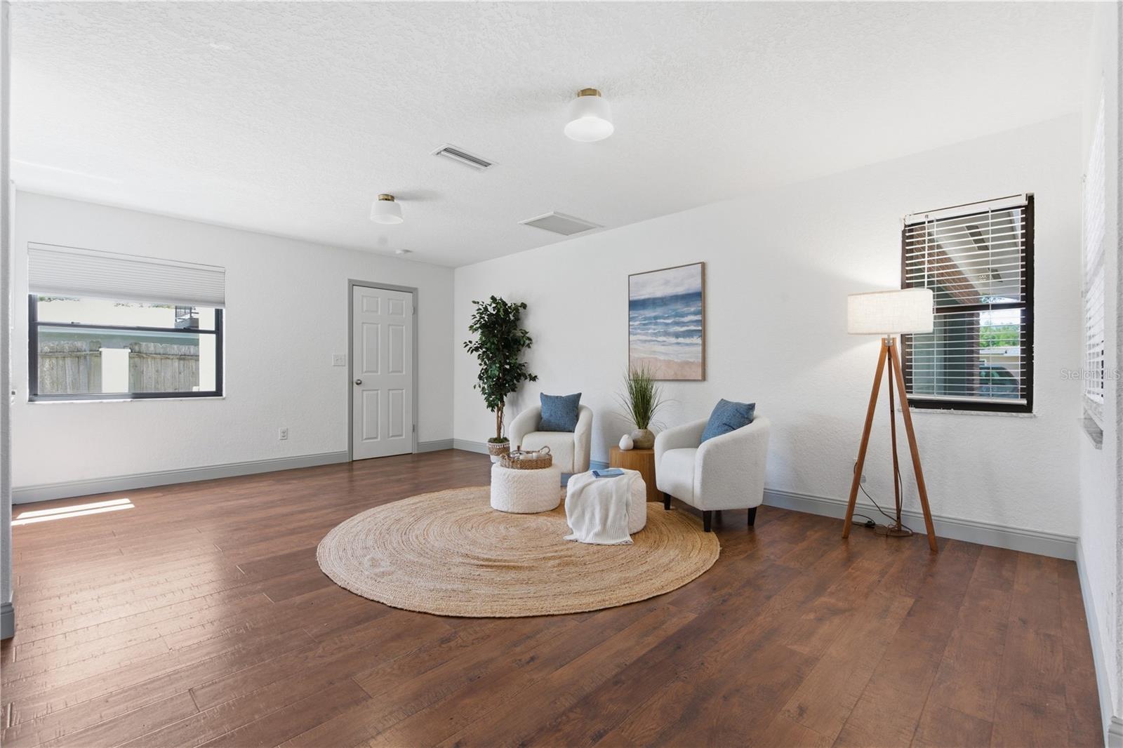 OAK LAKE ESTATES - Residential