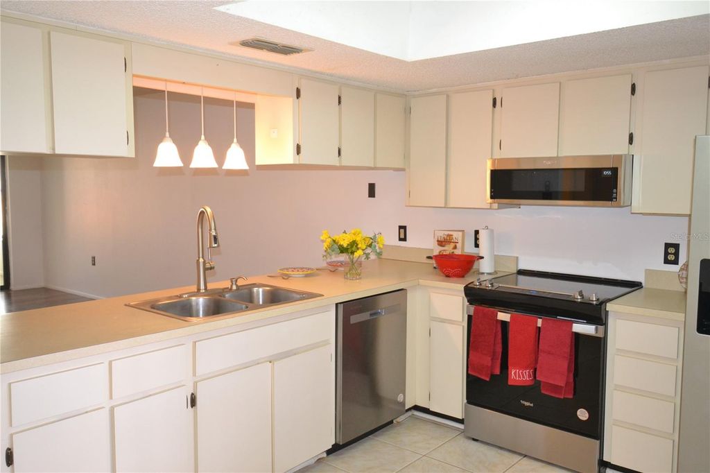 Photo of 7331 Greystone Drive, Hudson, FL 34667 (MLS # TB8428304)