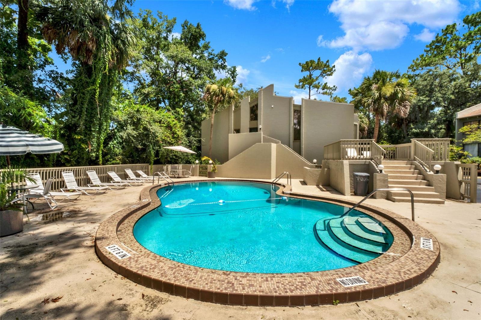 FAIRWAY VILLAS - Residential