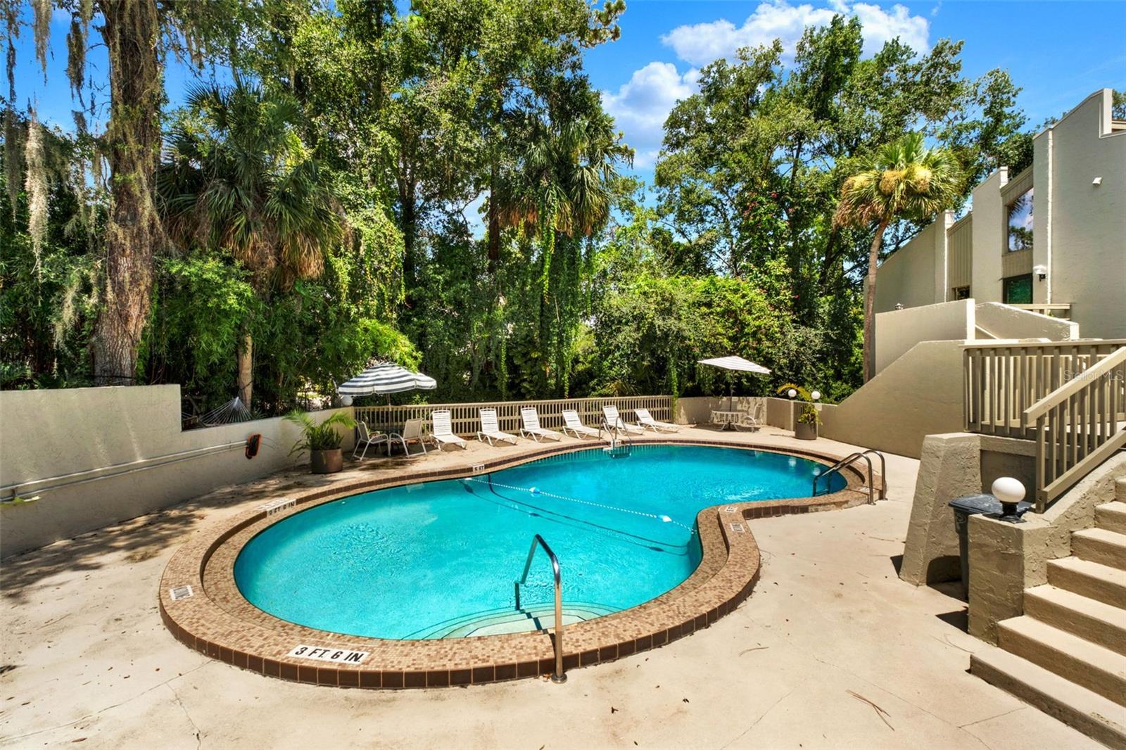 FAIRWAY VILLAS - Residential