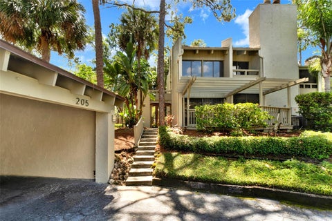 Photo of 105 Fairway Drive, Longwood, FL 32779 (MLS # O6330225)