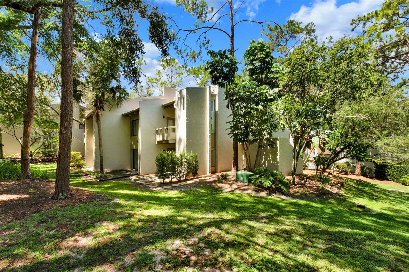 FAIRWAY VILLAS - Residential