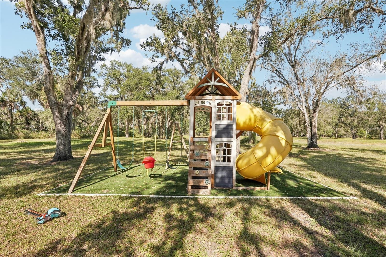RANCHES AT MOSSY HAMMOCK - Residential