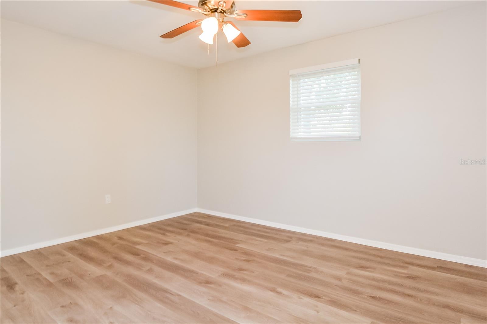 ENGELWOOD PARK - Residential Lease