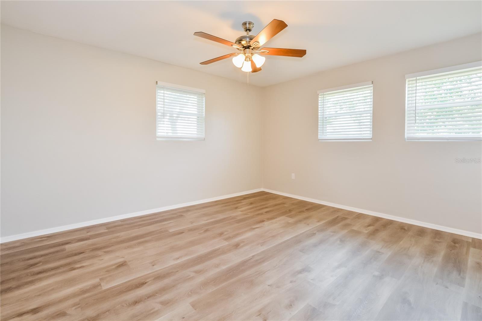 ENGELWOOD PARK - Residential Lease