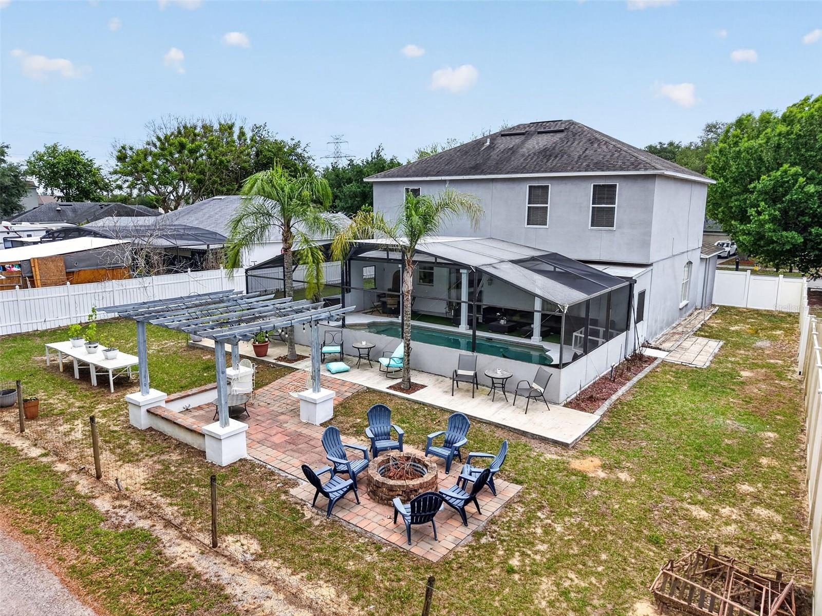 COUNTRY RIDGE - Residential