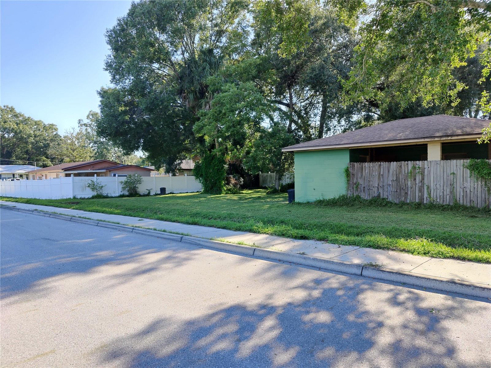 504 W CURTIS STREET
